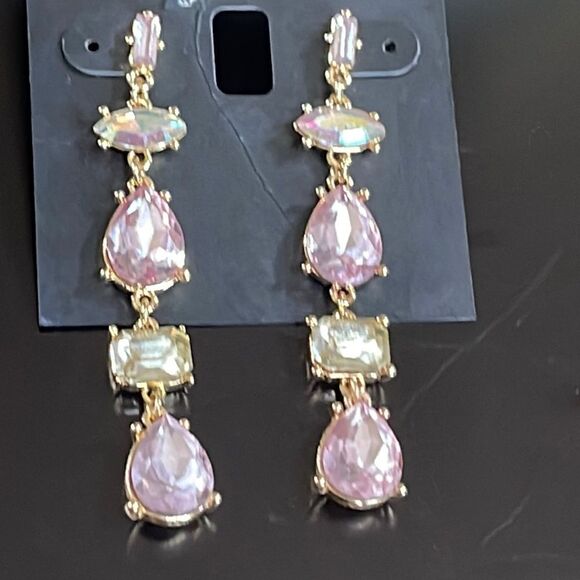 NWT INC INTERNATIONAL CONCEPTS
Gold-Tone Multi-Crystal Linear Earrings - Picture 1 of 4